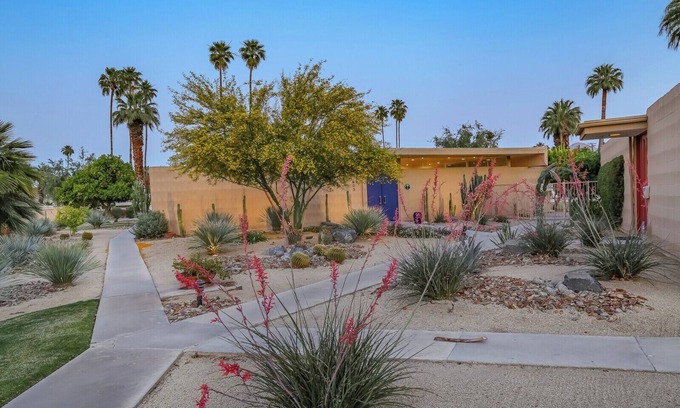 Palm Desert Condominio | South Palm Desert Historic Sandpiper Nov/Dec/Jan/Februrary available