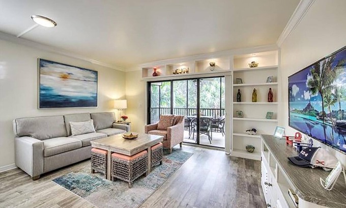 Captiva Condominio | South Seas Villa, RARE Washer Dryer in UNIT Newly Renovated-MONTHLY ONLY