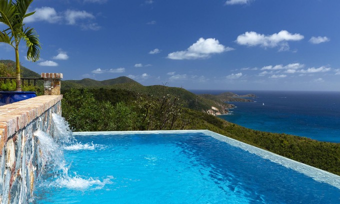 Skytop Casa | South Shore Villa - 4 bed- 4 1/2 bath. Amazing views, Upper Skytop Road!
