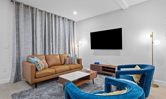 South Side Slopes Casa | South Slopes Home / Great for longer stays!