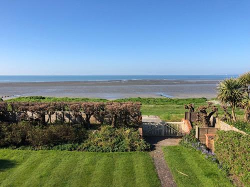 West Wittering Casa | South View - West Wittering beach house with direct beach access