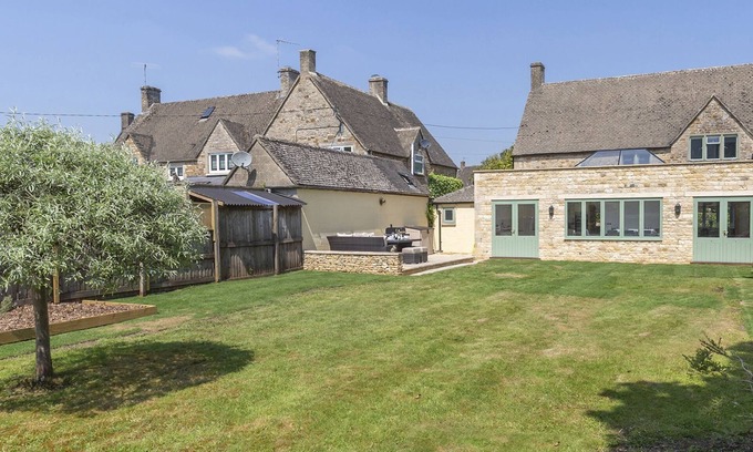 Bourton-on-the-Water Casa | Duermen 7, Bourton-on-the-Water, Aparcamiento, Gran jardín privado