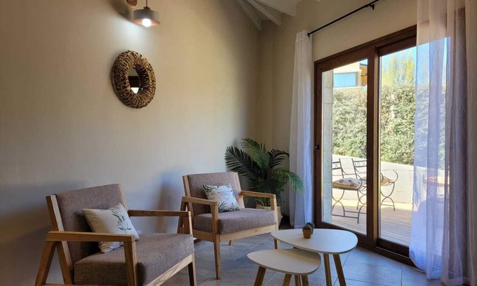 Dina Huapi Casa | Aires del sur. A minutos de Bariloche. Duplex en planta con parrilla y parking