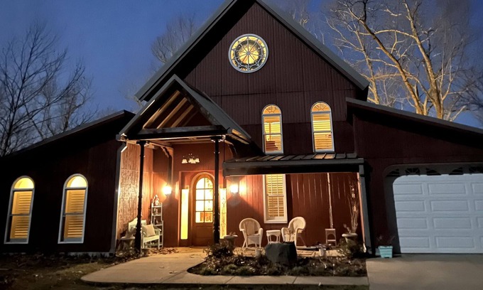Goodlettsville Chalet De Esquí | Southern Chalet close to Nashville offers a peaceful retreat.