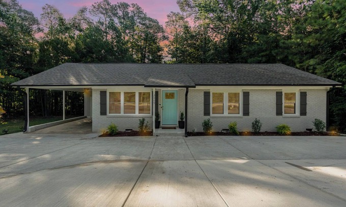 Southwest Raleigh Casa | Southern Charm, 3 King Bedrooms, Central