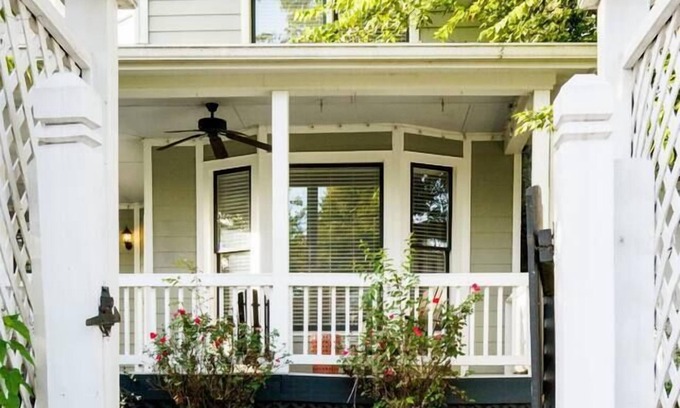 Hope Gardens Casa | Southern Charm: Downtown, Walk to Farmers Market & Printers Alley!