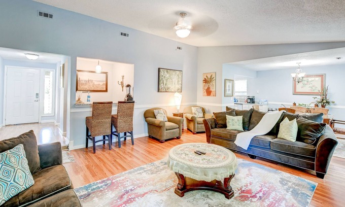 Mount Pleasant Cabaña | Southern Charming Cottage in Mt. Pleasant!