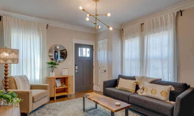 Maxwell Casa | Southern Chic home 10 minutes from downtown!