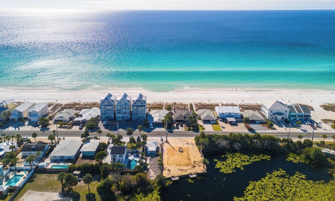 Laguna Beach Estates Cabaña | Southern Colour, A Stylish Coastal Beach Retreat Across From the Beach!