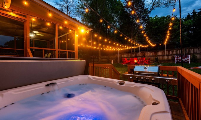 Ashley Oaks Casa | Southern Comfort Getaway: hot tub-theater-game room-fire pit-yard games