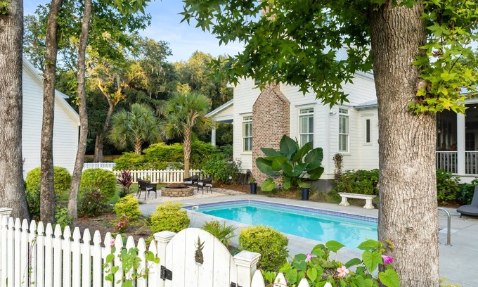 Johns Island Cabaña | Southern Hospitality Guest Retreat with Salt Water Pool