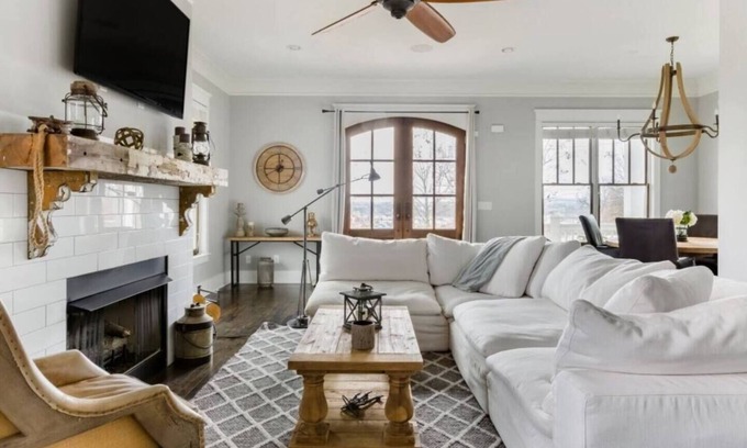 Shelby Hills Casa | Southern Inspiration Nash Style-4th Night FREE!