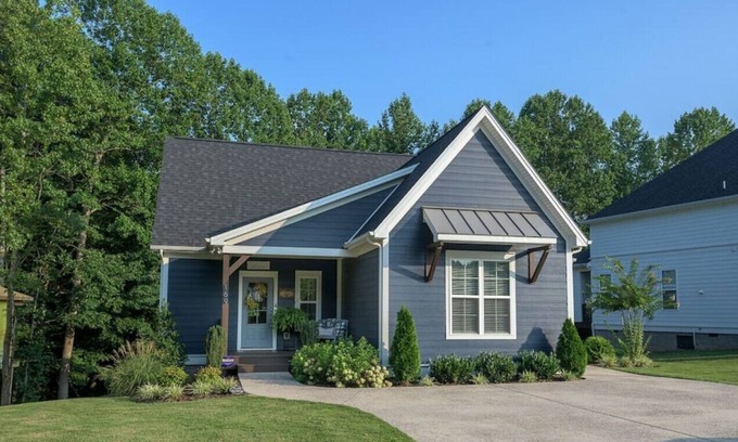 Dickel Cabaña | Southern Living Lakeside Cottage -- Tims Ford Lake