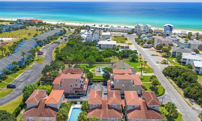 Sunnyside Condominio | Southfields Retreat | 4BR Getaway Near Laguna Beach, Carillon & Pier Park