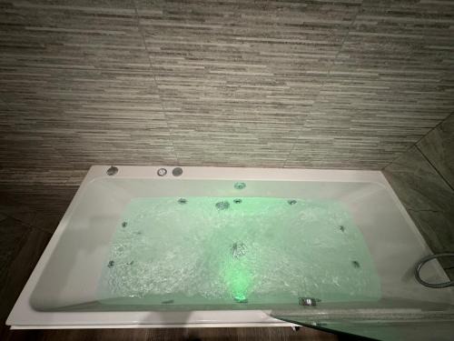 Elland Apartamento | Southgate Luxury Apartments-Jaquzzi Bath-Private Parking- 2 Min M62