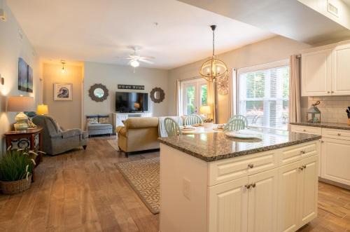 Southport Casa | Southport Condo near ICW and Golf - Dogs Allowed - Ground Level