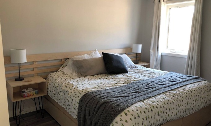 Revelstoke Apartamento | Southside Mountain Views - 1 Bedroom Suite - Long-term Rental