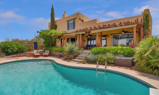 Mesilla Park Casa | Southwestern Hilltop Retreat + Pool