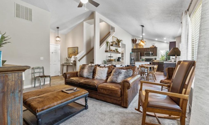Nampa Casa | Southwestern Style 4 Bedroom Nampa Home Sleeps 16!