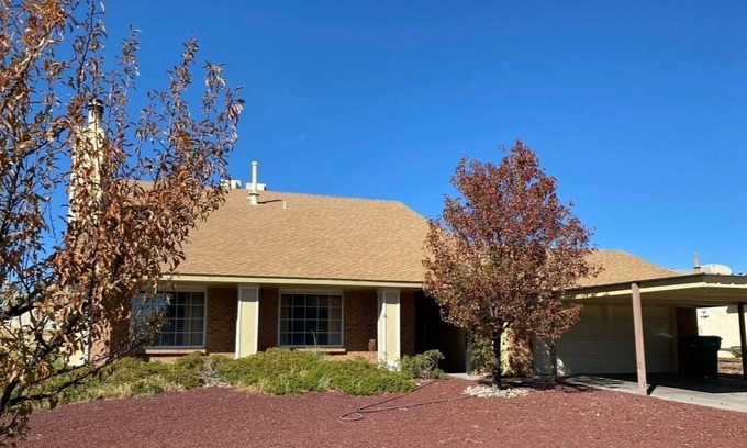Paradise Hills Civic Casa | Southwestern style perfect for a large family and long stays w/ pool & game room