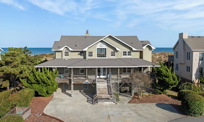 Currituck County Casa | Sovereign of the Seas: Oceanfront/Hot Tub/Dogs OK