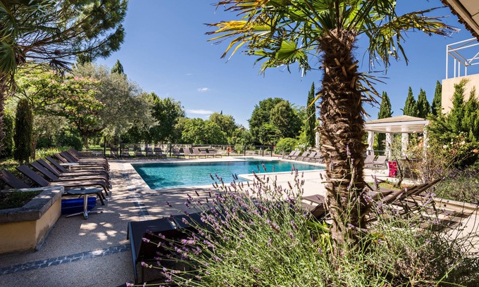 L'Isle-sur-la-Sorgue Hotel | Domaine de la petite Isle - Luberon