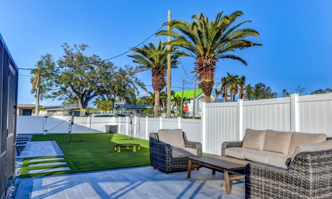 Palma Sola Apartamento | Spa+Pool+Yard Games+2 Master+Upscale Area+Spacious