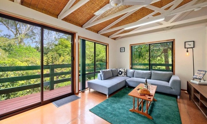 Warburton Casa | Spa Retreat With Amazing Views
