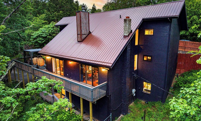 Asheville Casa | Spa Sauna Theatre Pool Table Bowling 12min to AVL