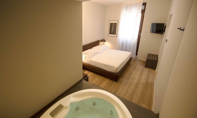 Brindisi Histotic Center Apartamento | SPA Suite with jacuzzi and kitchen | Palazzo Bellocchi - Brindisi City Center
