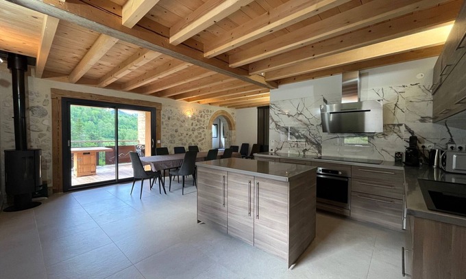 Saint-Pierre-de-Chartreuse Casa | Spacious and characterful house entirely renovated