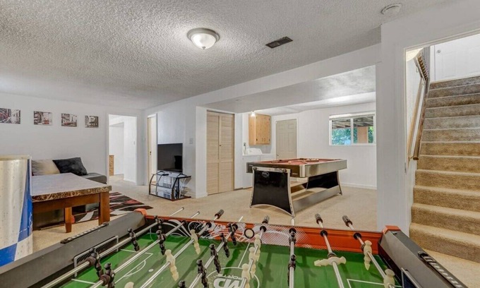 Southeast Colorado Springs Apartamento | Space Base | Near Airport, BBQ, Game Room