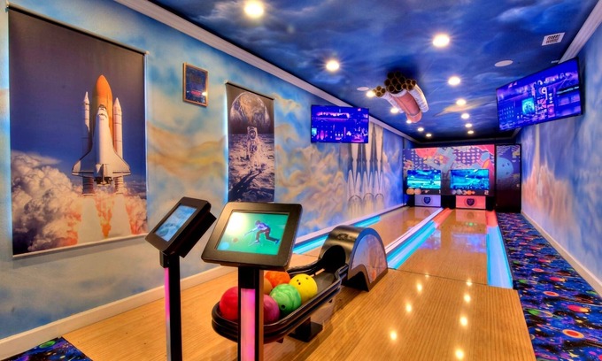 Kissimmee Casa | Space, World, Sports bowling villas, 42 Bedrooms, 43.5 bathrooms, sleeps 116