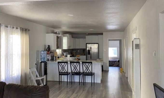 Oakland Casa | Spaciest beautiful 3rooms 1bath home located in Oakland