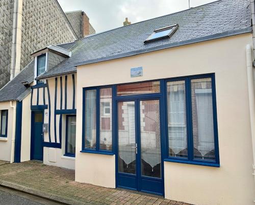 Le Treport Casa | Spacieuse Maison Bleue, au centre des Cordiers