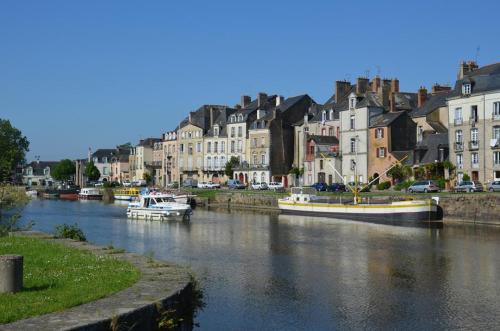 Redon Apartamento | Spacieux T3 lumineux dans quartier historique avec wifi