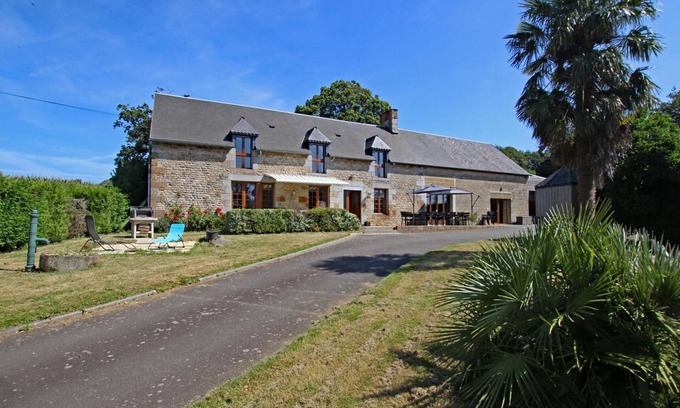 Saint-Brice-de-Landelles Cabaña | Casa rural con spa, gimnasio, jardín y zona de juegos en Saint-Brice-de-Landelles