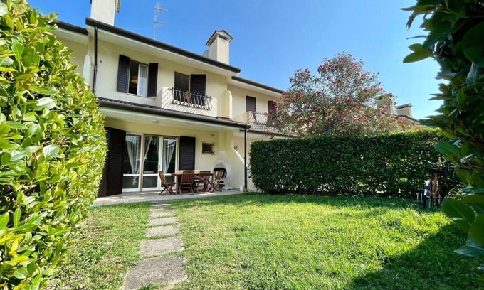 Porto Santa Margherita Villa | Amplia casa para 6 con piscina y jardín.