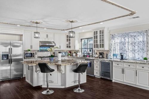 San Jose Casa | Spaciour 4Br 4Bth Stunning house with Free Parking