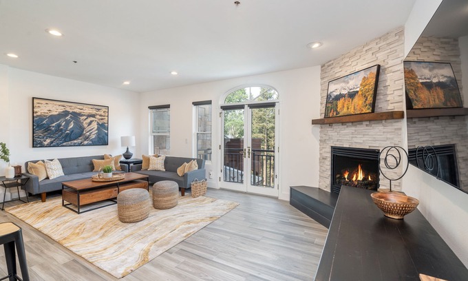 Mountain Village Condominio | Spacious 1 BDR Mountain Village Condo with Balcony