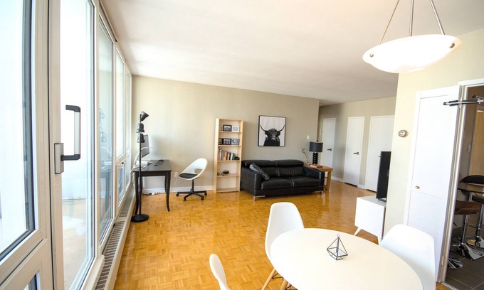 Davisville Apartamento | Spacious 1-bed room Apartment 5min to Subway, Restaurants, Grocery, Parks