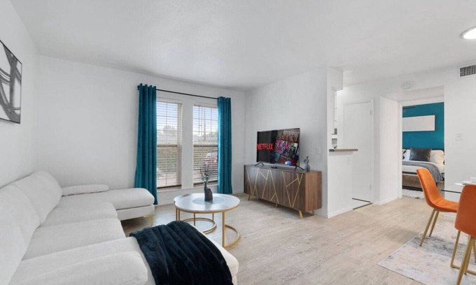 West Campus Apartamento | Spacious 1 Br Apt Next 2 Dwntown