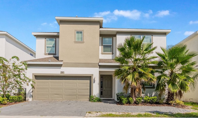 Kissimmee Casa | Spacious 12-bedroom house in welcoming Kissimmee with pool