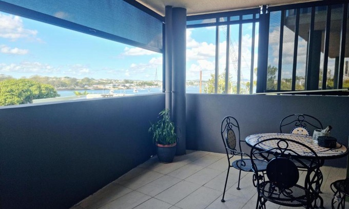 Albion Apartamento | Spacious 1B1B with river views & all amenities