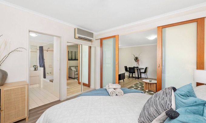Perth Central Business District Apartamento | Spacious 1BDR | Fast Wi-Fi | Near RAC Arena & Elizabeth Quay