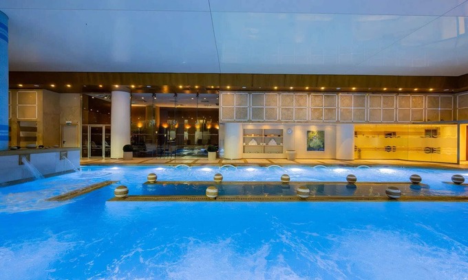 Vouliagmeni Apartamento | Spacious 1BR Suite near Apollonies Beach Voulas
