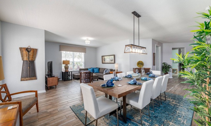 Florida Central Atlantic Coast Condominio | "La Vista" Lake View Deluxe Condo junto a la casa club en Vista Cay para 8/10 personas