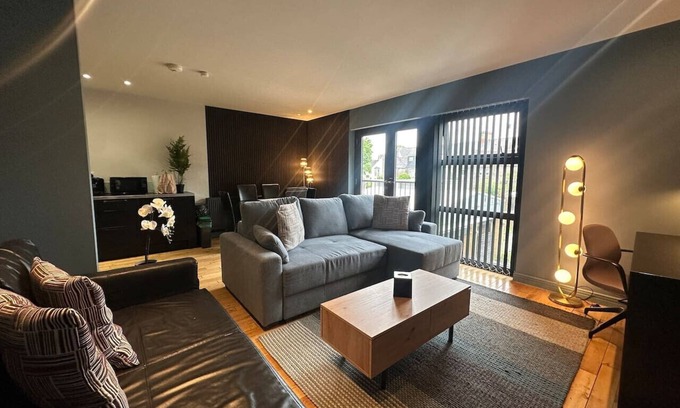 Roath Apartamento | Spacious 2 Bd Apt w/Fast Wifi+CableTV+Audio System