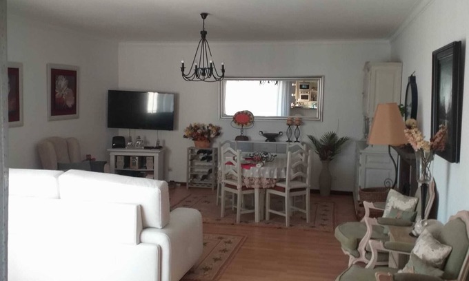 Portimao Apartamento | SPACIOUS 2 BED & 2 BATH CLOSE TO FABULOUS BEACHES