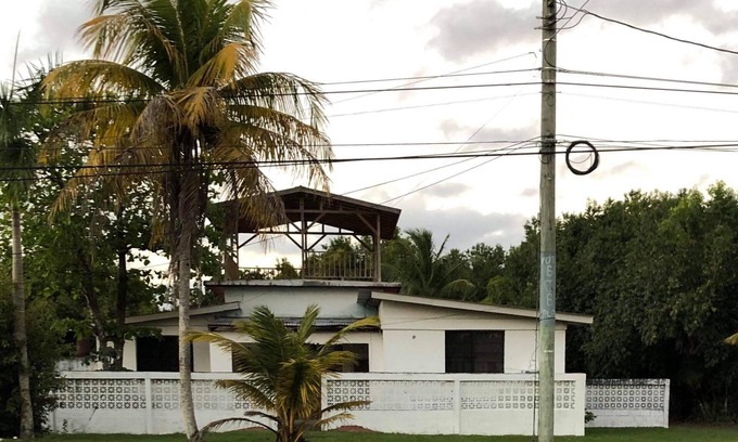 Bermudian Landing Casa | Amplia casa de 2 dormitorios ubicada en Burrell Boom